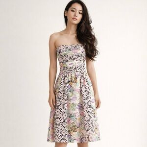 Nanette Lepore Strapless Coquette Floral Lace Dress – Size 4